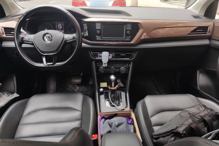 Used Volkswagen Tharu 2020 280TSI Two-Wheel Drive Comfort Edition China VI Standard Center Console