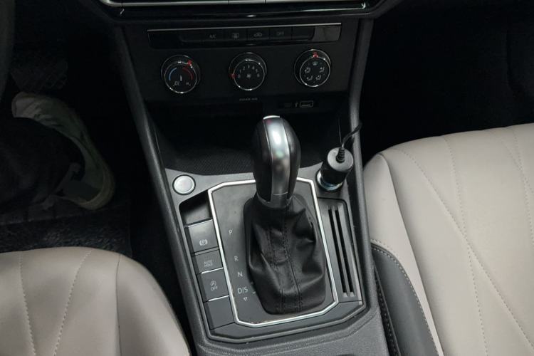 Used Volkswagen Lavida 2023 1.5L Automatic Starry Sky 5 Million Edition Gear Lever