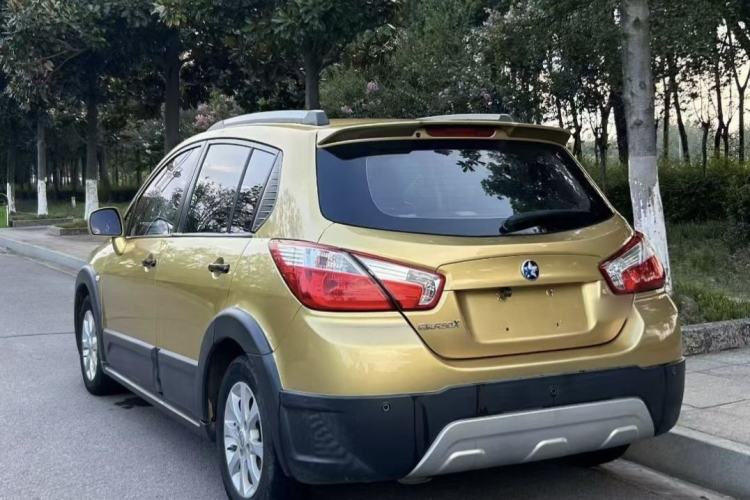 Used Venucia R50X 2015 1.6L Automatic Luxury Edition