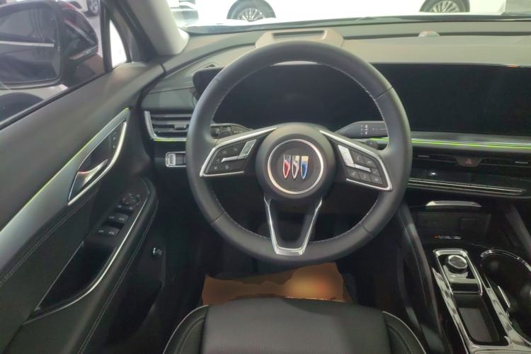 Used Buick Envision 2025 Encore Plus 28T Two-Wheel-Drive Platinum Edition