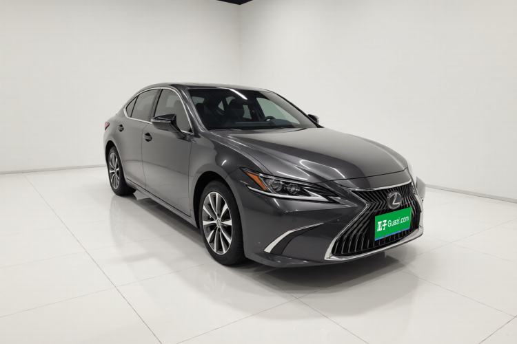Used Lexus ES 2020 300h Premier Edition Exterior 2