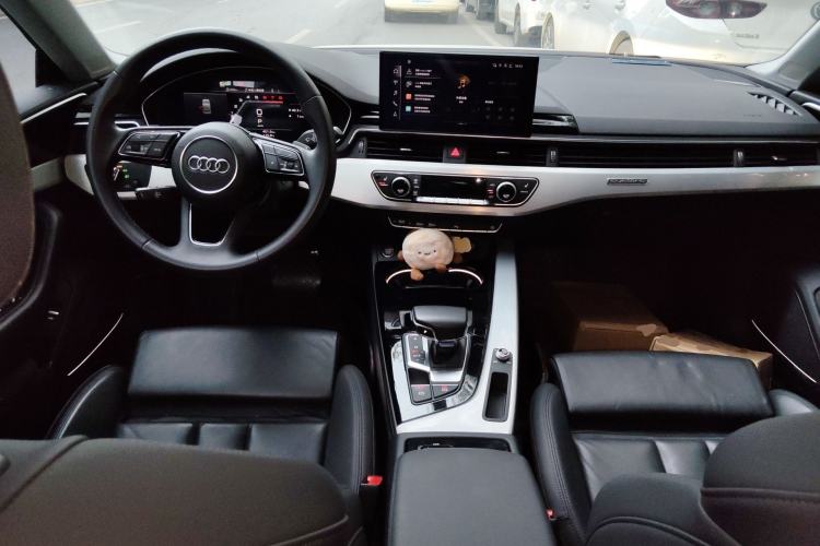 Used Audi A5 2023 Sportback 40 TFSI quattro Luxury Dynamic Edition Center Console