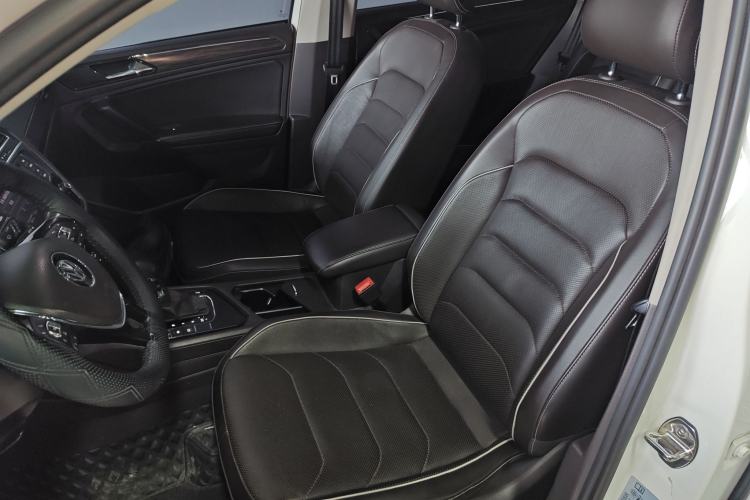 Used Volkswagen Tiguan L 2018 330TSI Automatic Two-Wheel Drive Flagship Edition Left Front Seat