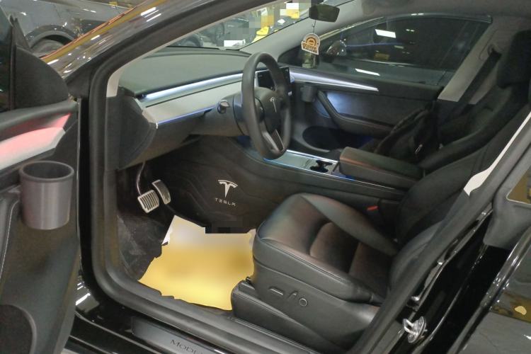 Used Tesla Model Y 2023 Rear-Wheel-Drive Version
