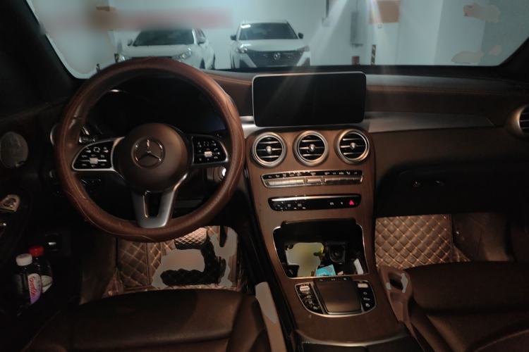 Used Mercedes-Benz GLC 2021 GLC 300 L 4MATIC Dynamic Model Center Console