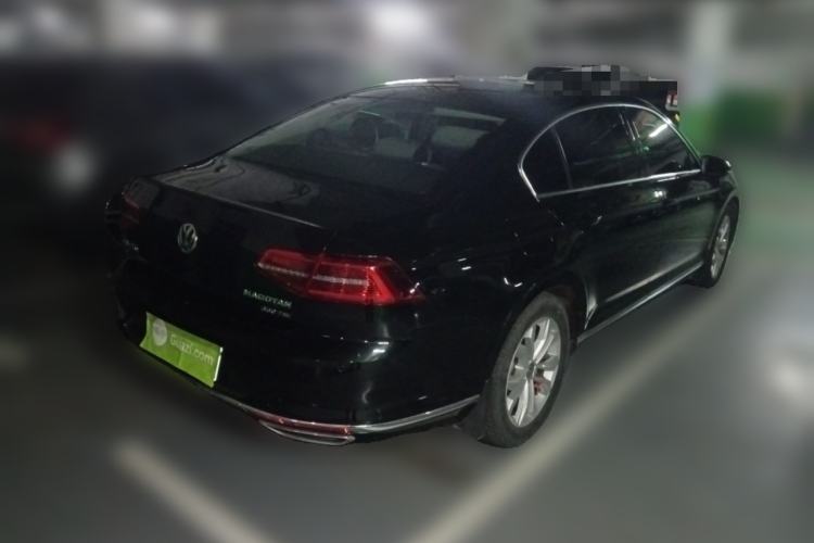 Used Volkswagen Magotan 2018 330TSI DSG Luxury Model Rear Right 45 Deg