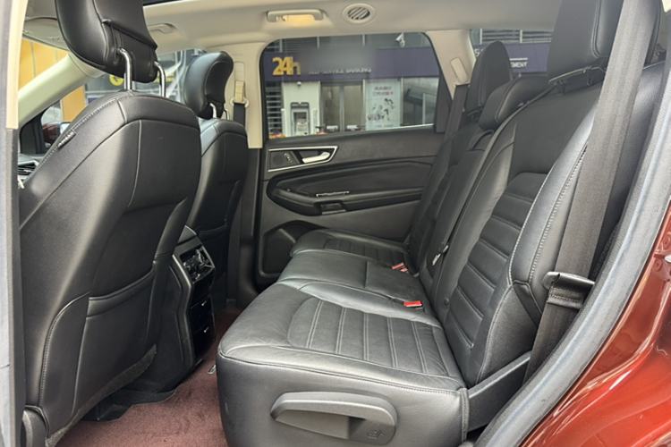 Used Ford Edge 2015 2.0T GTDi Two-Wheel-Drive High-Line Version