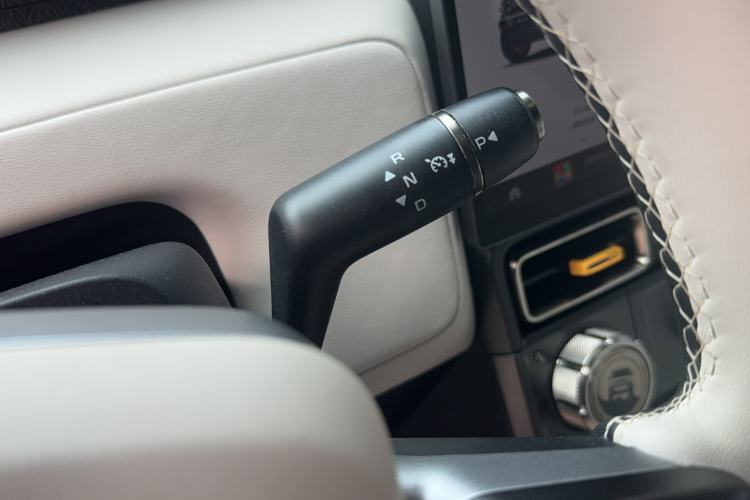 Used iCAR V23 2025 401 Two-Wheel Drive Intelligent Driving Version
