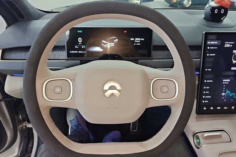 Used Nio ES8 2023 75 kWh Executive Edition Steering Wheel
