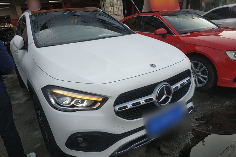 Used Mercedes-Benz GLA 2020 GLA 200 Front Right 45 Deg