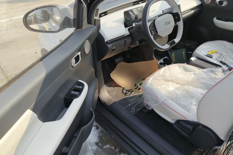 Used Chery Little Ant 2024 Facelifted 321km Beloved Edition Driver Seat