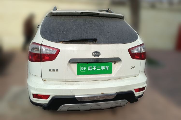 Used BYD S6 2011 2.4L Automatic Luxury Edition
