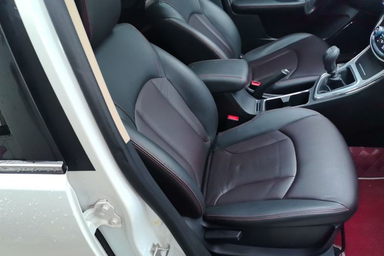 Used Baojun 560 2016 1.8L Manual Luxury Edition
