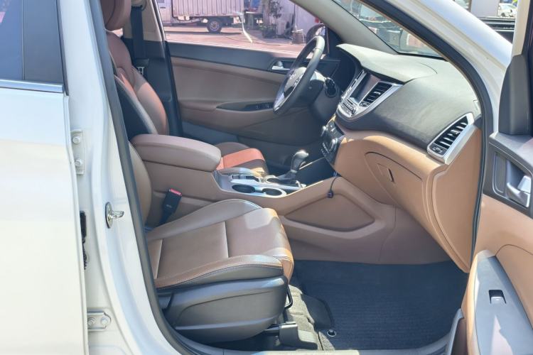 Used Hyundai Tucson 2018 1.6T Dual-Clutch Two-Wheel Drive 15th Anniversary Special Edition
