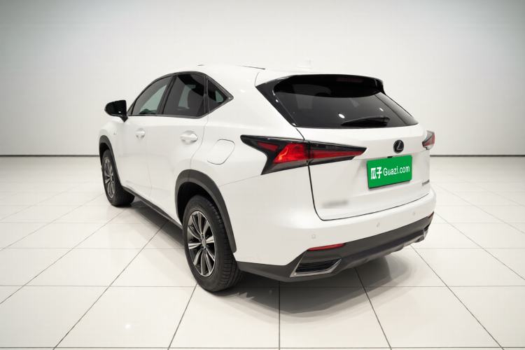 Used Lexus NX 2020 200 Front-Wheel Drive Vmotion Edition China VI Standard Exterior 3