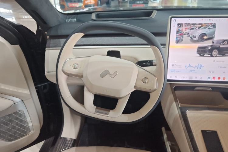 Used ONVO Luxeed L90 2025 Model—Ultra Six-Seater Version Steering Wheel