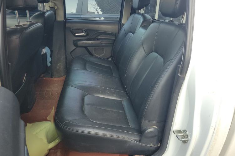 Used Great Wall Wingle 5 2017 2.0T European Version Diesel Two-Wheel Drive Advanced Large Double-Cab GW4D20E
