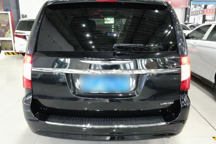 Used Chrysler Grand Voyager 2014 3.6L Comfort Edition Rear