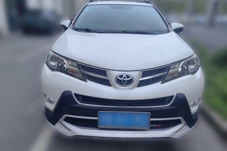 Used Toyota RAV4 2016 2.0L CVT Two-Wheel Drive Fashion Edition China V Standard Front