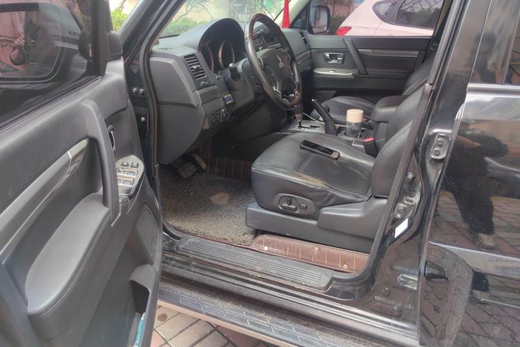 Used Mitsubishi Pajero 2016 3.0L Automatic Prestige Version China V Standard
