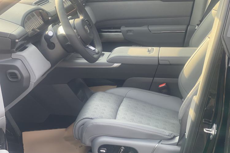 Used Zeekr 7X 2025 100 kWh Long-Range Rear-Wheel Drive with Intelligent Driving Features Interior 3