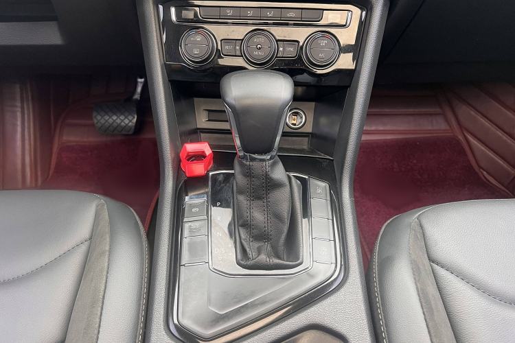 Used Volkswagen Tiguan L 2019 Updated Version 330TSI Automatic Two-Wheel Drive Panoramic Comfort Edition China VI Standard