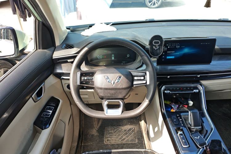 Used Wuling Asta 2022 2.0L DHT Electric-Speed Version