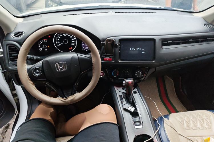 Used Honda Vezel 2017 1.8L CVT Front-Wheel Drive Pioneer Edition