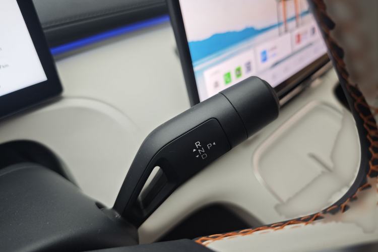 Used Geely Galaxy Xingjian 7 EM-i 2025 120km Flagship Edition Gear Lever