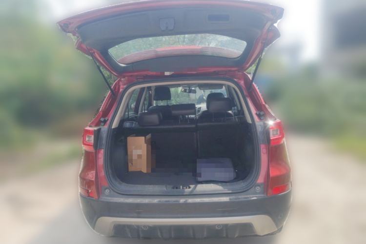 Used CHANGAN CS75 2014 2.0L Manual Leading Version China IV Standard Trunk