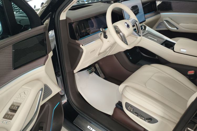 Used Denza N9 2025 Flagship Model