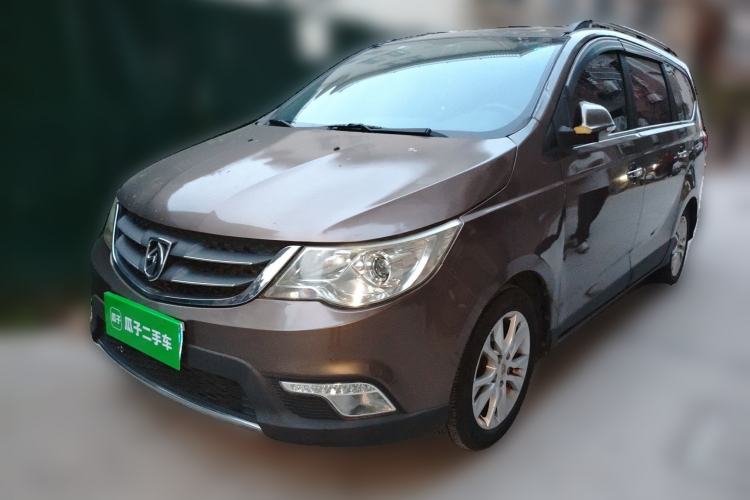 Used Baojun 730 2014 1.5L manual Comfort version 7 seats