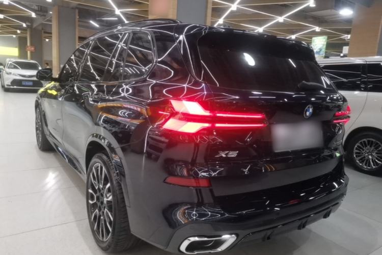 Used BMW X5 2023 xDrive 40Li M Sport Night Edition Package
