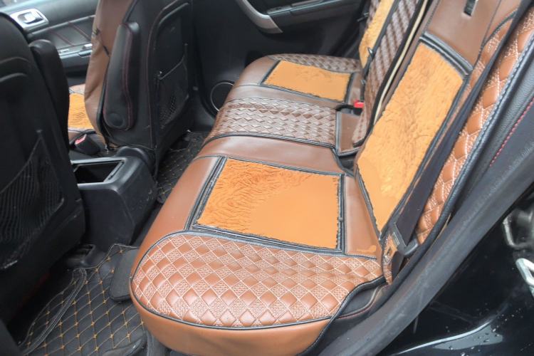 Used Haval H6 2016 Upgraded Model 1.5T Manual Two-Wheel Drive Elite Version Left Rear Seat