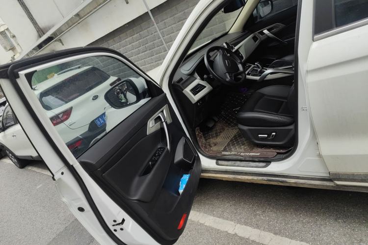 Used Geely Auto Emgrand X7 Sport 2020 1.8TD DCT Two-Wheel Drive Smart Connect 4G-Enabled Version
