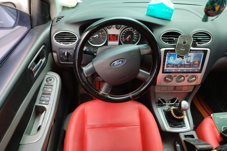 Used Ford Focus 2011 Hatchback 1.8L Manual Comfort Model Steering Wheel