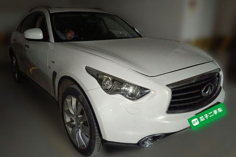 Used Infiniti QX70 2013 3.7L Standard Edition Front Right 45 Deg