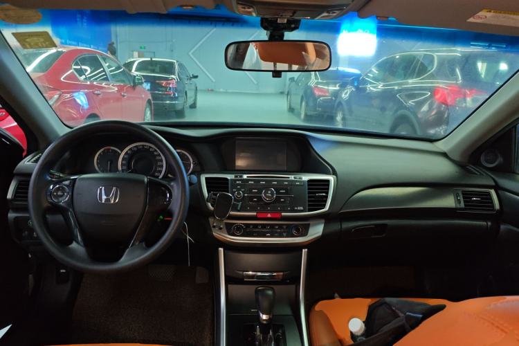 Used Honda Accord 2015 2.0L LX Comfort Edition Center Console