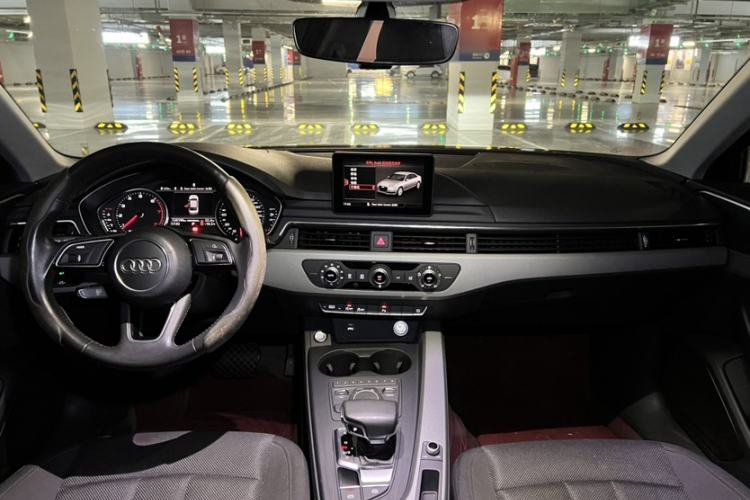 Used Audi A4L 2018 30th Anniversary Edition 40 TFSI Trendy Model Interior 1