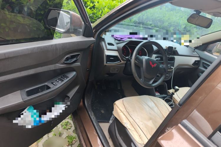 Used Wuling Hongguang 2021 1.5L S Standard Version LAR Driver Seat