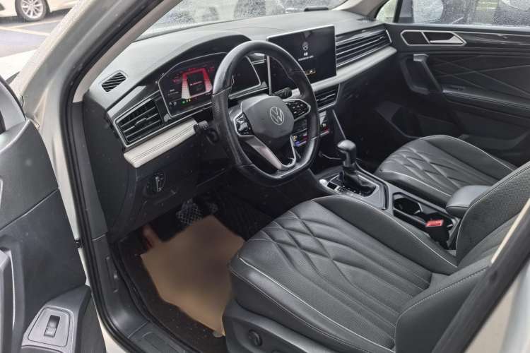 Used Volkswagen Tiguan L 2022 330TSI Automatic Two-Wheel Drive Smart Edition