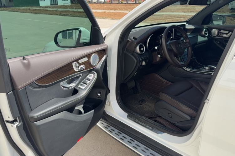 Used Mercedes-Benz GLC 2019 Facelift GLC 260 L 4MATIC Luxury Model
