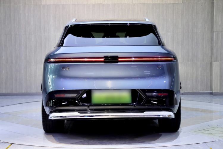 Used Zeekr 7X 2025 100 kWh Long-Range Rear-Wheel Drive with Intelligent Driving Features