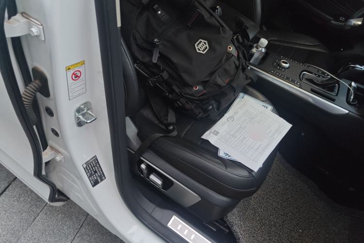 Used Wey VV5 2017 2.0T Ultra-Luxury Version Right Front Seat