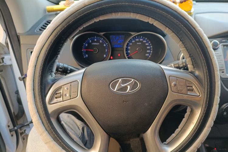Used Hyundai ix35 2015 2.0L Automatic 2WD Smart Version China V Standard
