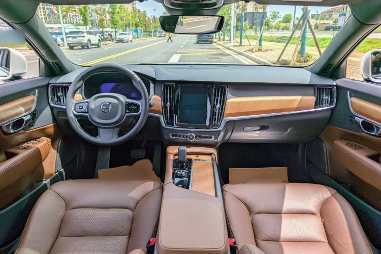 Used Volvo S90 2024 B5 Zhiyi Luxury Edition