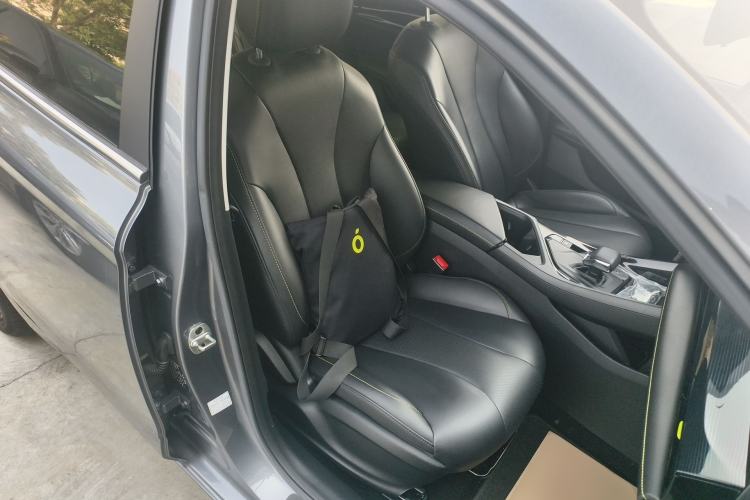 Used Roewe i5 2021 1.5T GT DCT Sonic Edition Right Front Seat