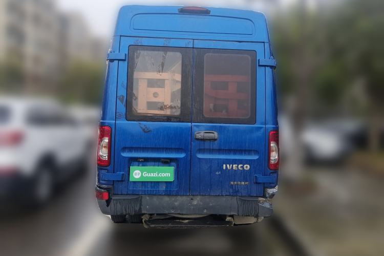 Used Iveco Power Daily 2017 2.5T Deluxe A37 High-Roof 6-7 Seater Bus 47Z5
