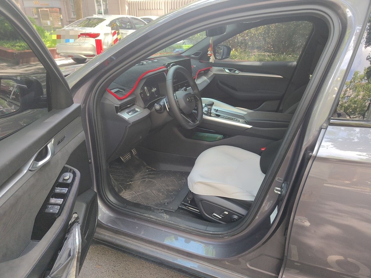 Geely Auto Preface 2024 2.0TD Xiaohan Edition — снимка 16