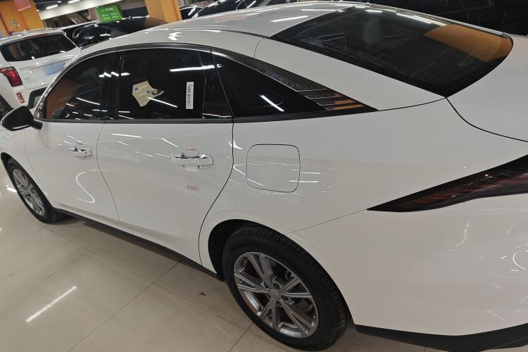 Used Geely Galaxy L6 2025 EM-i 140km Long-Range Version
